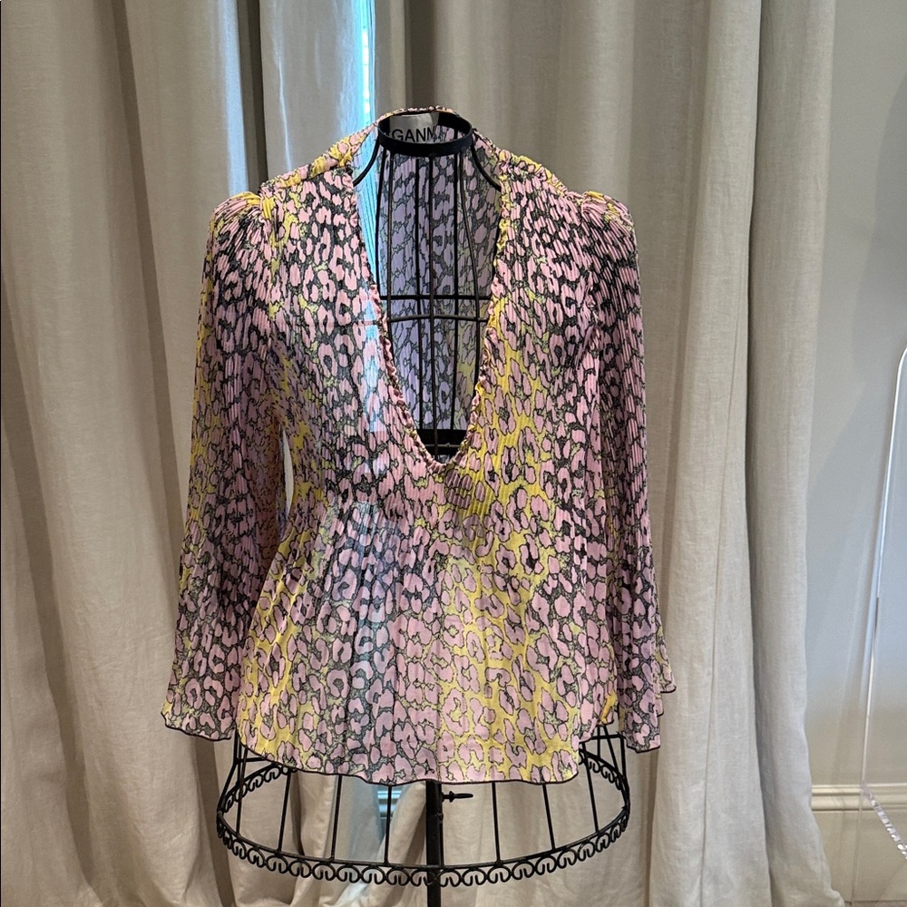 Ganni Pink & Yellow Leopard-Print V-Neck Top